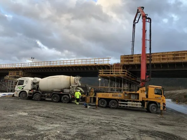 Mosjøen_Betongbiler på anlegg