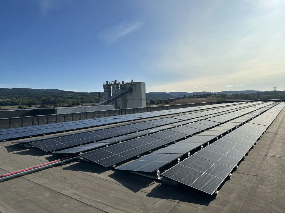 Hokksund_Solceller Solhallen